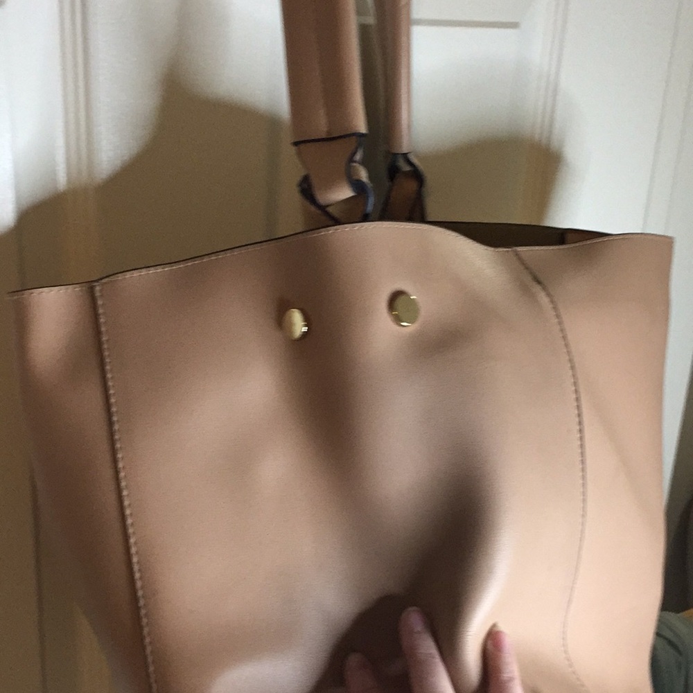 Bundle 2 for $22. 💝 Neutral deep carry-all shoulder bag - Picture 3 of 9